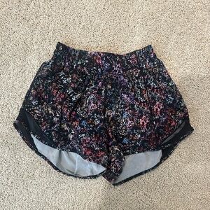 Lululemon Hotty Hot shorts